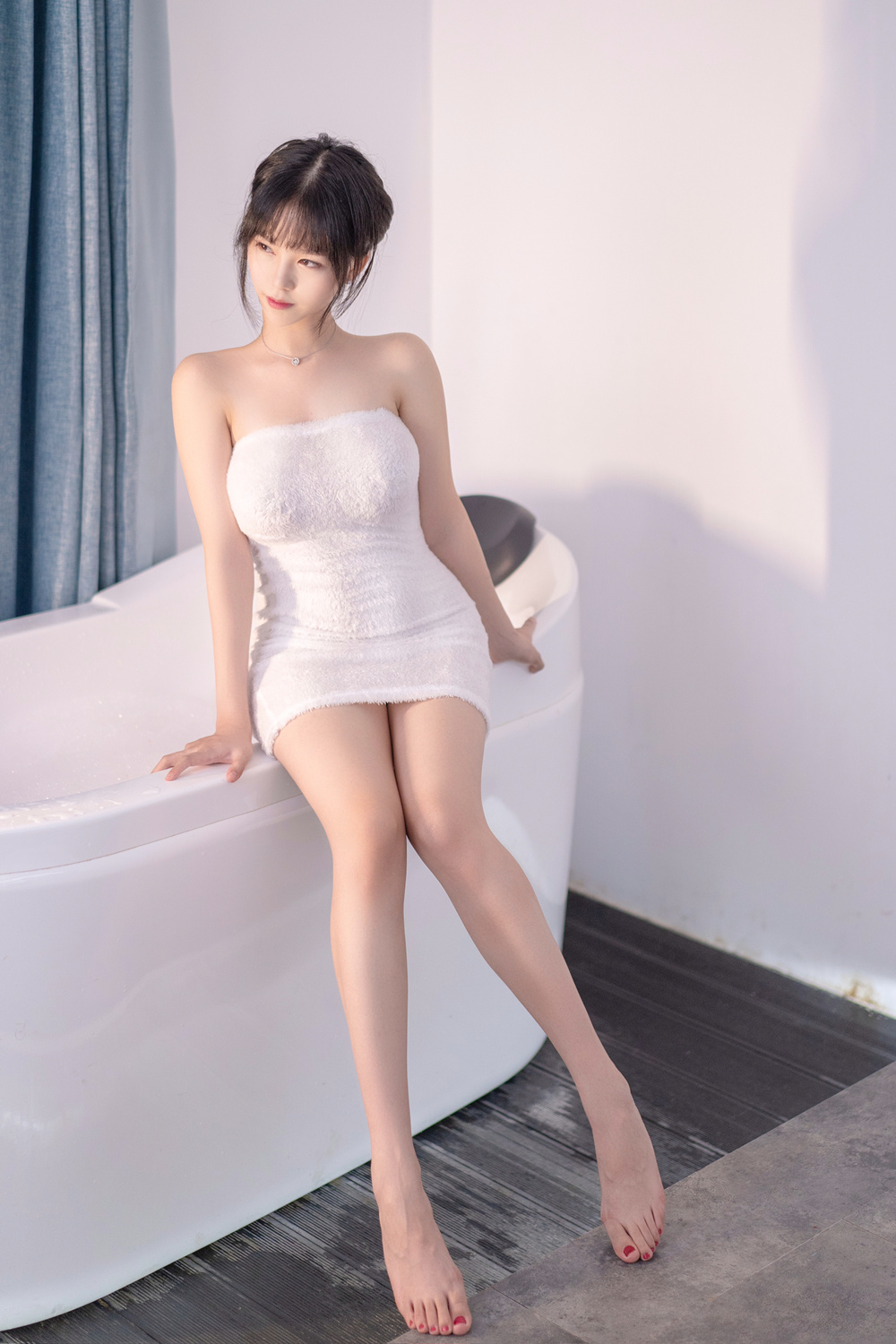 抖娘-利世 浴缸 [36P127M]