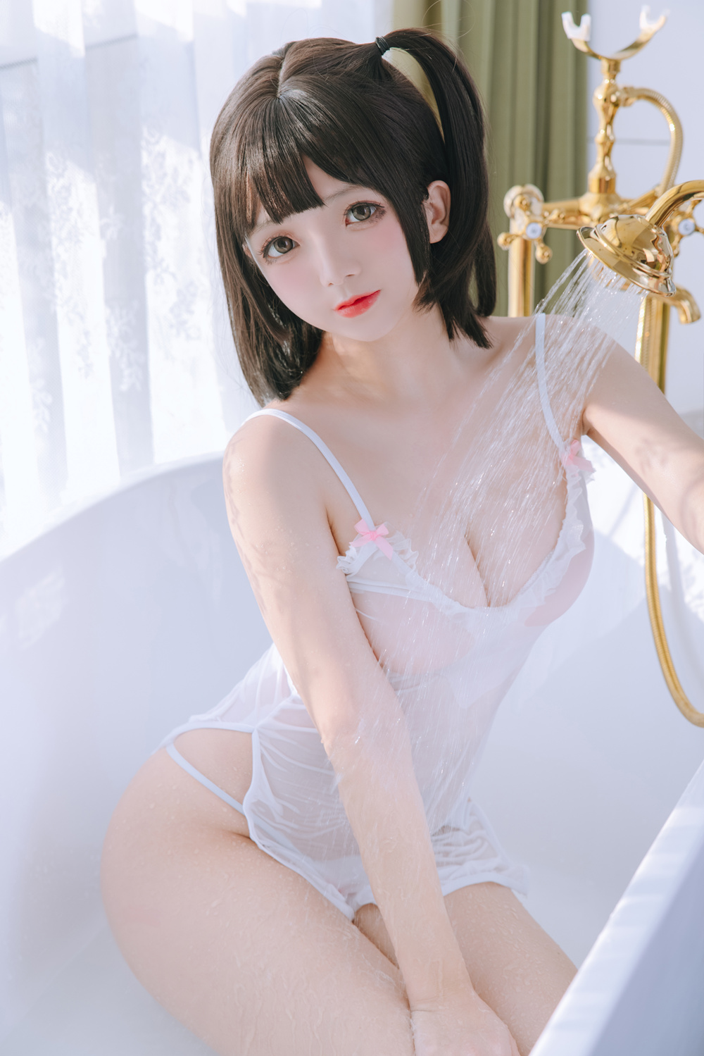 日奈娇 – 湿身小白裙 [97P1G]