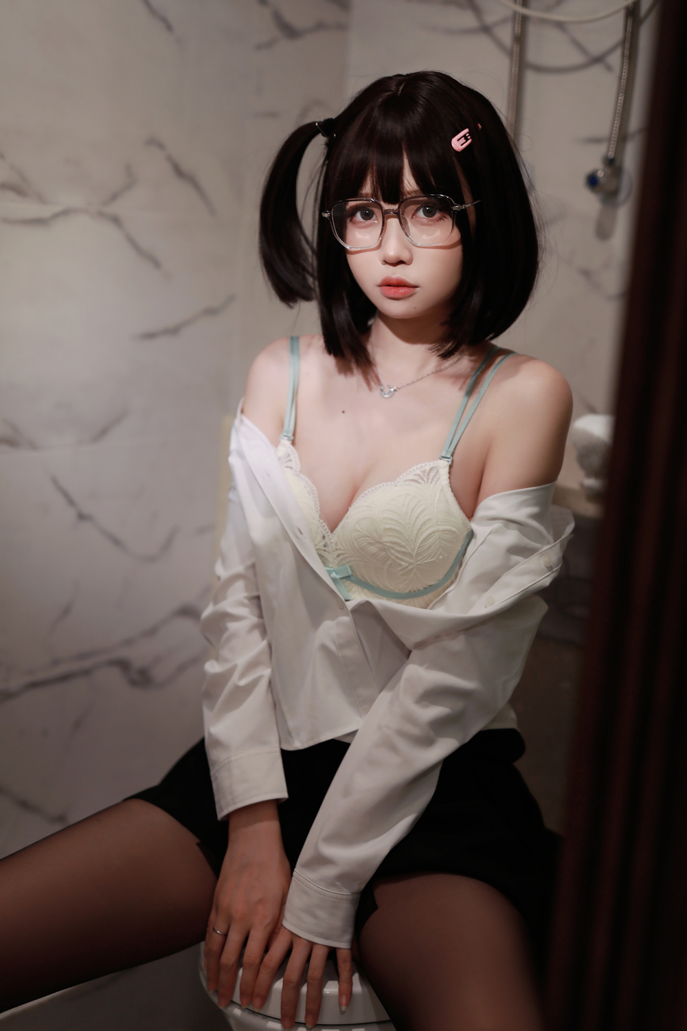 洛桑w伊梓-眼镜妹妹[32P30MB]
